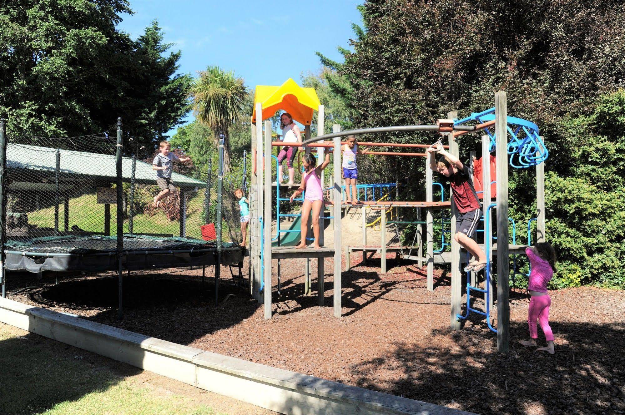 Blenheim Bridges Holiday Park Екстер'єр фото