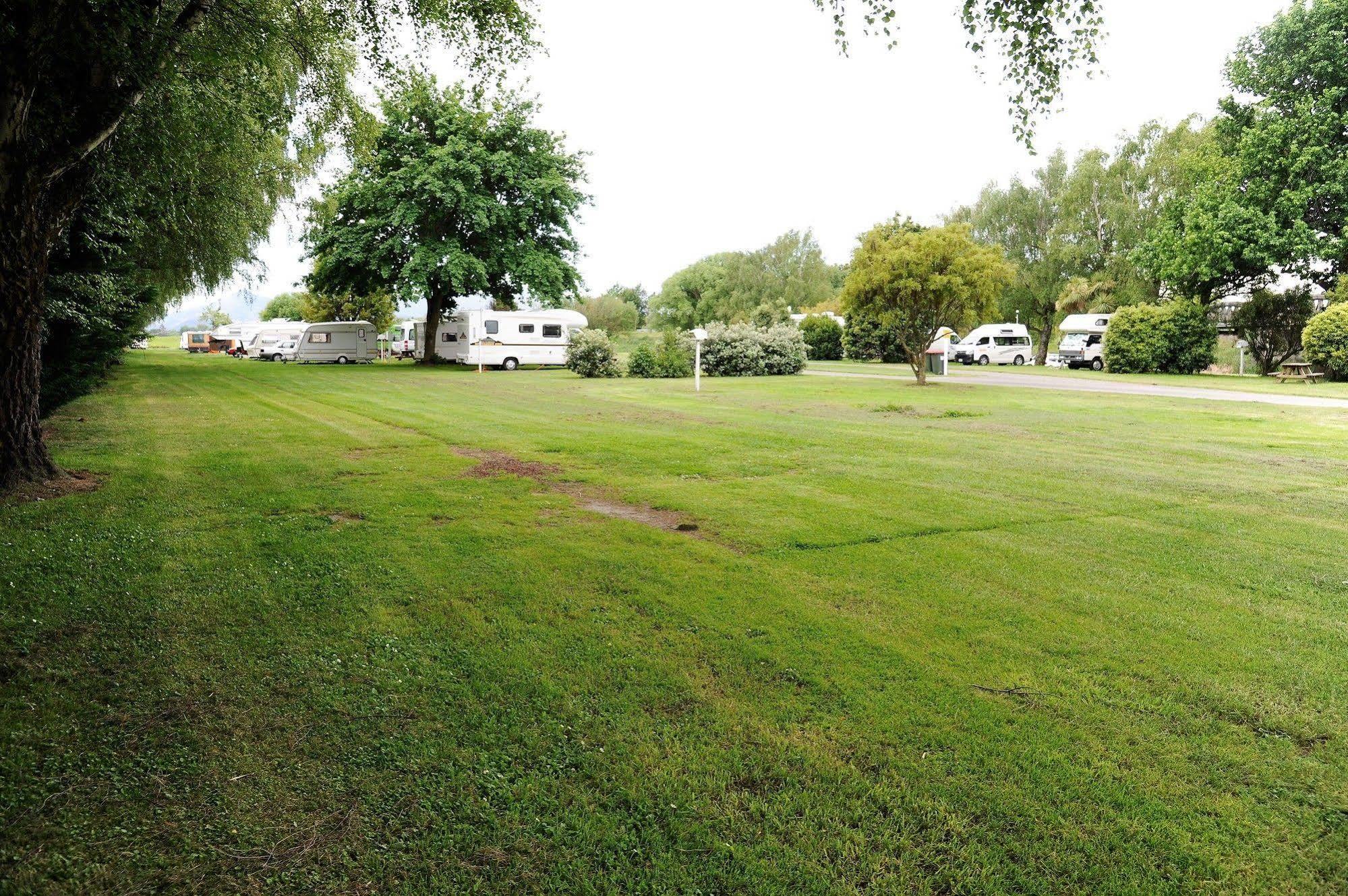 Blenheim Bridges Holiday Park Екстер'єр фото