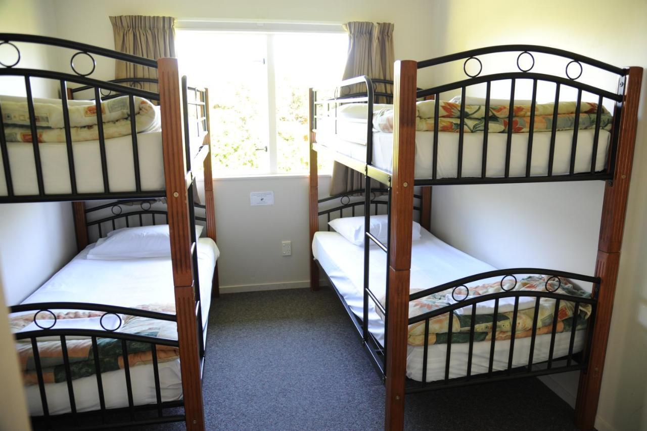 Blenheim Bridges Holiday Park Номер фото